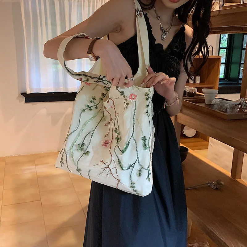 Холщовые чанти-тоут за жени 2023, чанти с бродерия на пеперуда, Модни Ежедневна чанта през рамо с голям капацитет, Лейси окото чанта за пазаруване
