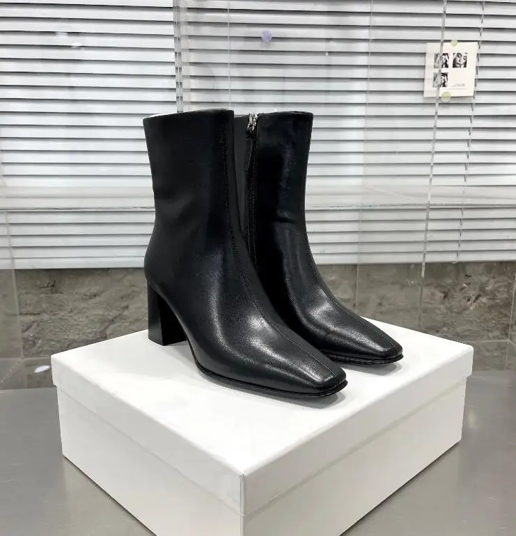 2023 Г., Къси ботуши Началото на есента в ретро стил с телесен цвят, черен, Сребрист, от естествена кожа, с квадратни пръсти, на високо масивна ток, универсални модела обувки