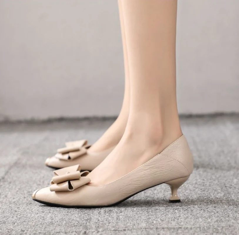 Дамски летни обувки за офиса на средно обувки; Дамски обувки 2023 г.; Черна лък с остри пръсти; висок клас Шик и стилни Ежедневни обувки