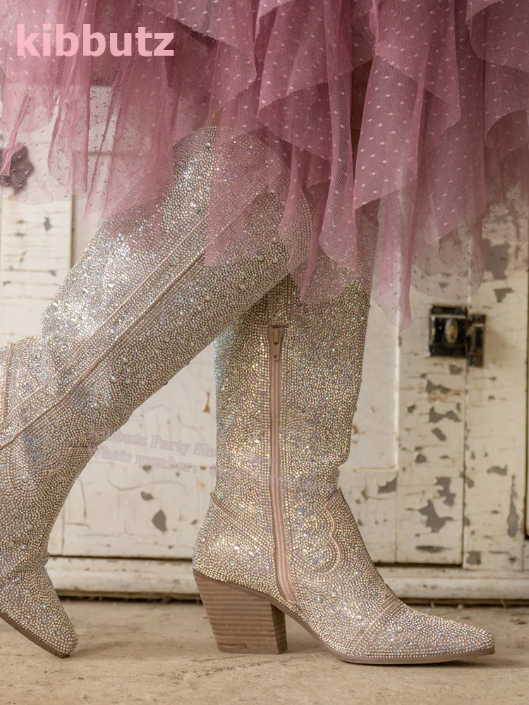 Дамски ботуши до коляното в необичаен стил, с остри пръсти, Гланц кристали, Обикновен цип отстрани, Модни Луксозни обувки на висок ток 2023