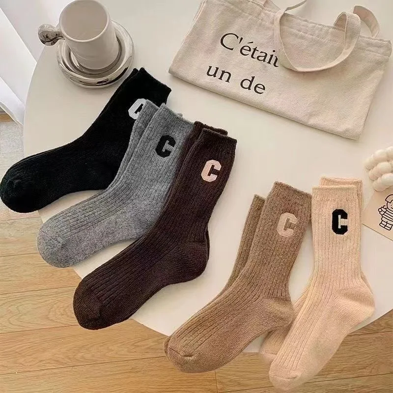 Дамски чорапи с буквата 