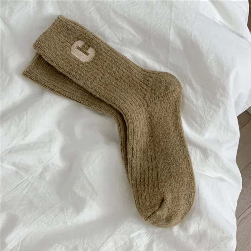 Дамски чорапи с буквата 