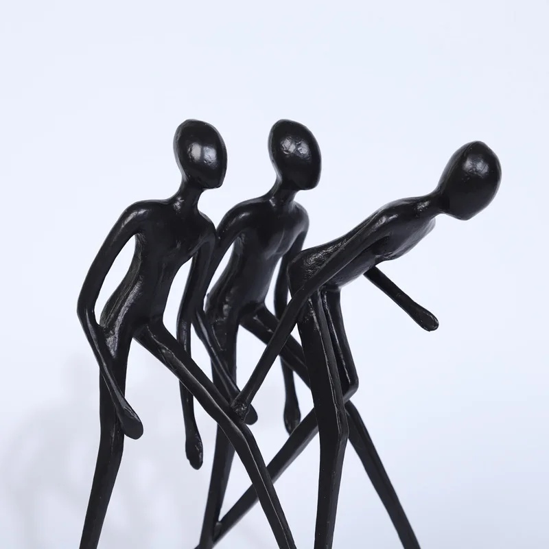 Скандинавски Метал Черен Абстрактен Три Движещи Човек Скулптура Герой Украшение Кабинет Украса на Работния Плот Аксесоари За дома