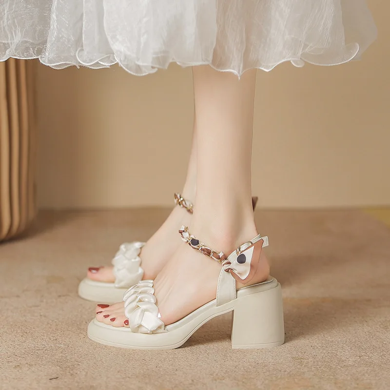 Дамски летни сандали 2023 г., Нова модни дамски обувки на дебелите ток на веригата, Градинска ежедневни обувки на квадратен ток и платформа